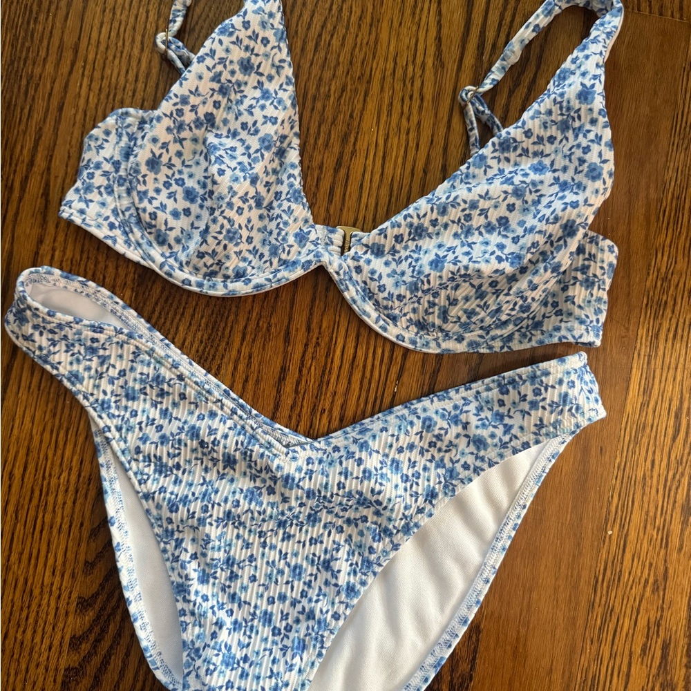 Hollister Blue and White Floral Ribbed Bikini Set